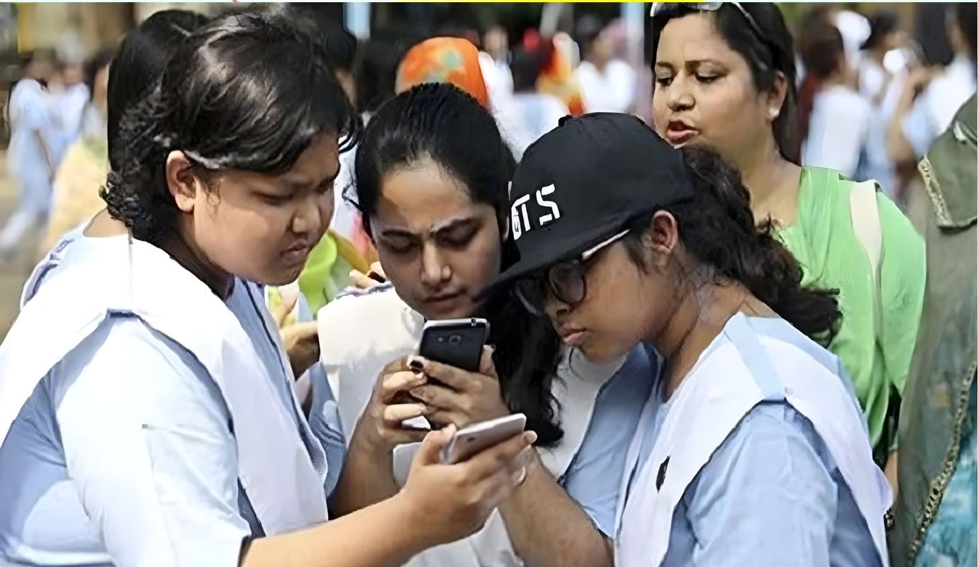 এইচএসসির ফল পুনর্নিরীক্ষণ আবেদন শেষ হচ্ছে আজ এইচএসসির ফল পুনর্নিরীক্ষণ আবেদন শেষ হচ্ছে আজ